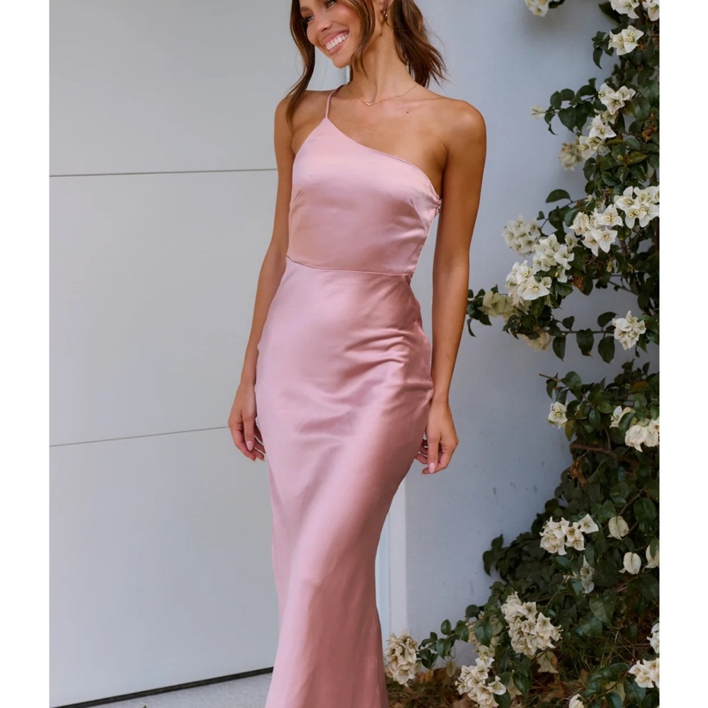 Elegant Pink One-Shoulder Dress